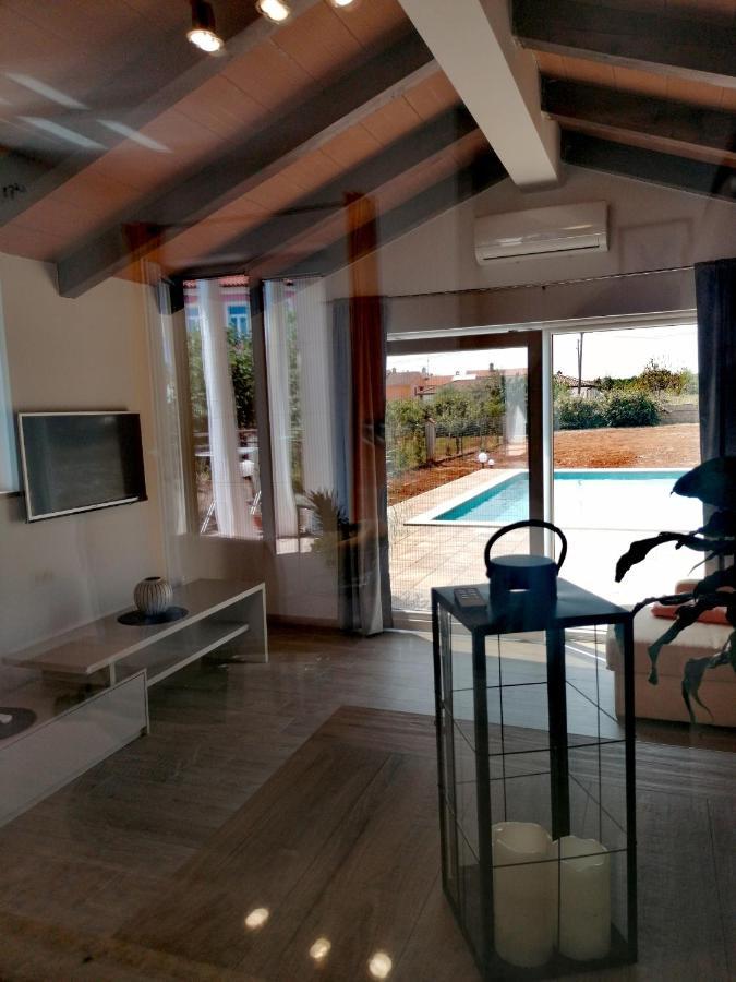 Cozy House With Pool Near Rovinj Lägenhet Kanfanar Exteriör bild